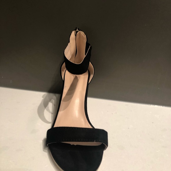 slender ankle strap - Picture 2 of 4